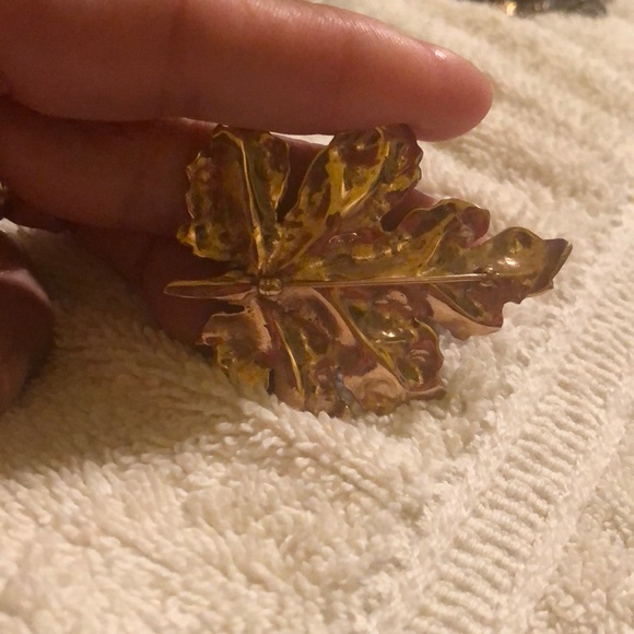 Oak leaf pin - Picture 6 of 6